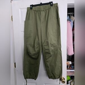 NWOT On 34th Parachute Pants